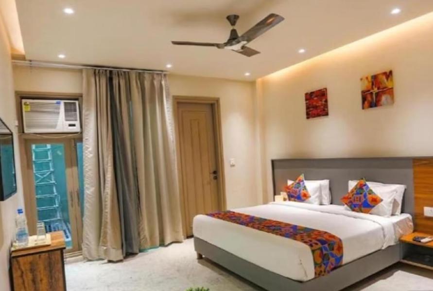 Hotel Global Corporate Noida Exterior foto